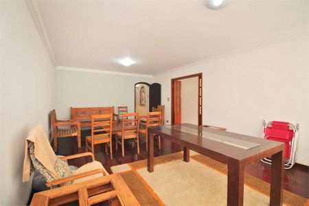 Casa à venda com 168m², 3 quartos e 2 vagas