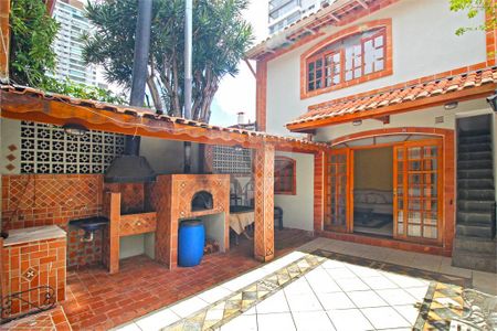 Casa à venda com 168m², 3 quartos e 2 vagas