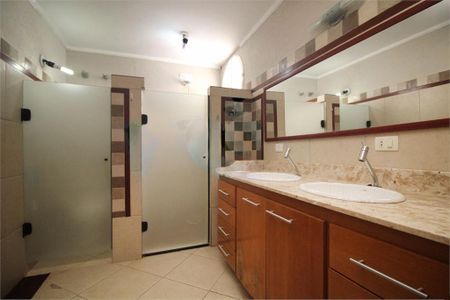 Casa à venda com 168m², 3 quartos e 2 vagas