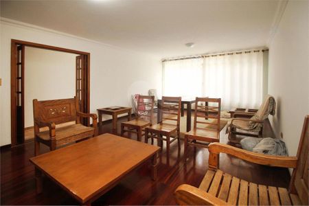 Casa à venda com 168m², 3 quartos e 2 vagas