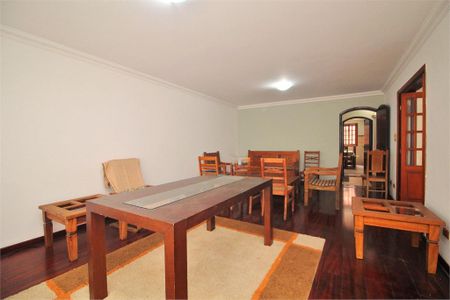 Casa à venda com 168m², 3 quartos e 2 vagas