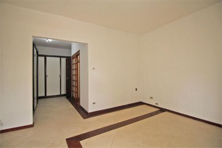 Casa à venda com 168m², 3 quartos e 2 vagas