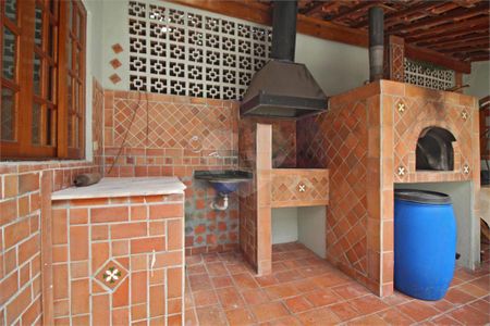 Casa à venda com 168m², 3 quartos e 2 vagas