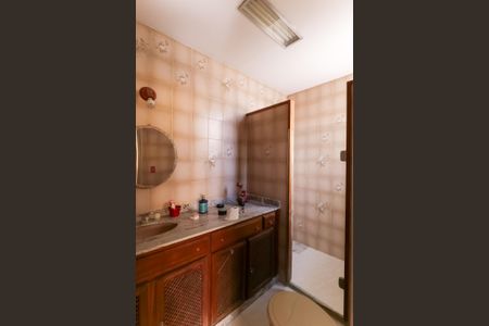 Casa à venda com 330m², 3 quartos e 5 vagas Casa à venda com 330m², 3 quartos e 5 vagasBanheiro da Suíte 2