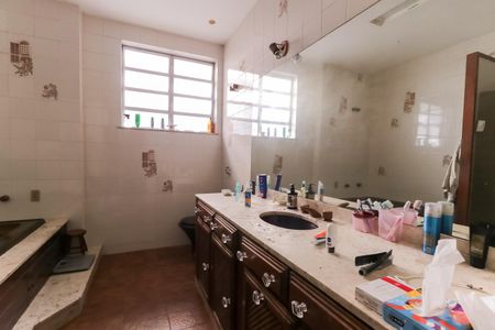 Casa à venda com 330m², 3 quartos e 5 vagas Casa à venda com 330m², 3 quartos e 5 vagasBanheiro da Suíte 3