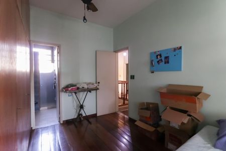 Casa à venda com 330m², 3 quartos e 5 vagas Casa à venda com 330m², 3 quartos e 5 vagasQuarto - Suíte