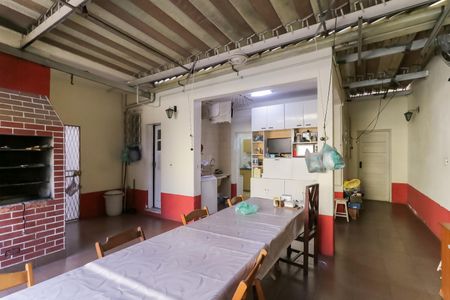 Casa à venda com 330m², 3 quartos e 5 vagas Casa à venda com 330m², 3 quartos e 5 vagasChurrasqueira