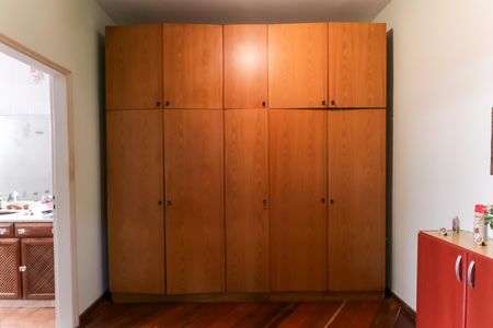 Casa à venda com 330m², 3 quartos e 5 vagas Casa à venda com 330m², 3 quartos e 5 vagasCloset da suíte 3