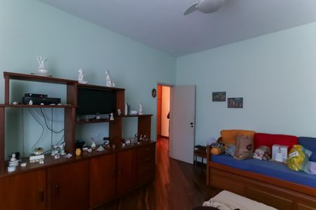 Casa à venda com 330m², 3 quartos e 5 vagas Casa à venda com 330m², 3 quartos e 5 vagasQuarto 3 - Suíte