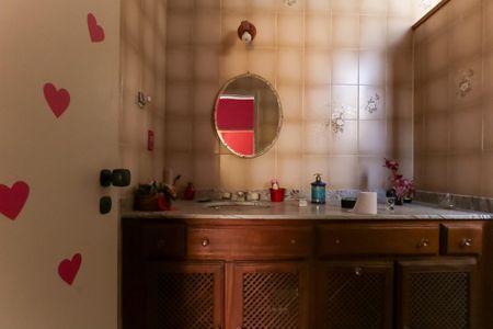 Casa à venda com 330m², 3 quartos e 5 vagas Casa à venda com 330m², 3 quartos e 5 vagasBanheiro da Suíte 2