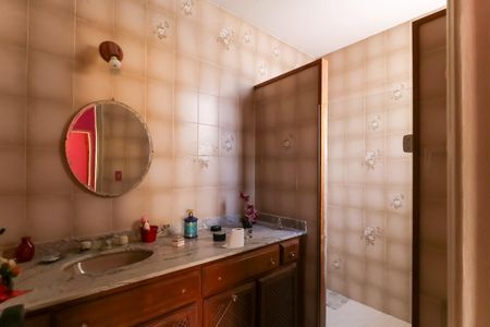 Casa à venda com 330m², 3 quartos e 5 vagas Casa à venda com 330m², 3 quartos e 5 vagasBanheiro da Suíte 2