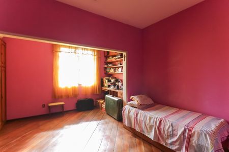 Casa à venda com 330m², 3 quartos e 5 vagas Casa à venda com 330m², 3 quartos e 5 vagasQuarto 2 - Suíte