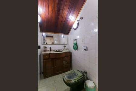 Casa à venda com 330m², 3 quartos e 5 vagas Casa à venda com 330m², 3 quartos e 5 vagasLavabo