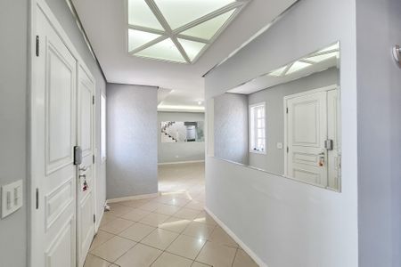 Casa à venda com 546m², 4 quartos e 12 vagas Casa à venda com 546m², 4 quartos e 12 vagasSala - entrada