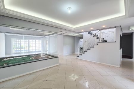 Casa à venda com 546m², 4 quartos e 12 vagas Casa à venda com 546m², 4 quartos e 12 vagasSala