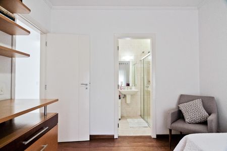 Casa à venda com 320m², 4 quartos e 6 vagasSuíte 3