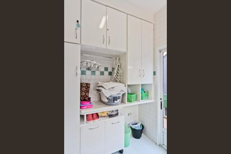 Casa à venda com 320m², 4 quartos e 6 vagasÁrea de Serviço