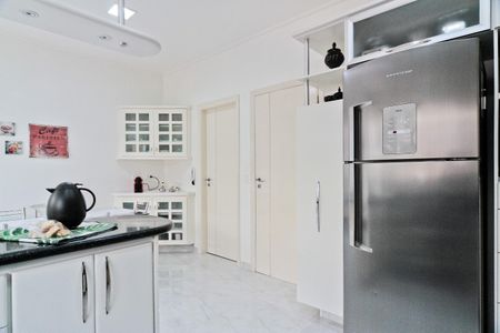 Casa à venda com 320m², 4 quartos e 6 vagasCozinha