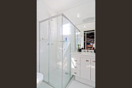 Casa à venda com 320m², 4 quartos e 6 vagasBanheiro da Suíte