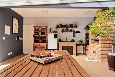 Casa à venda com 320m², 4 quartos e 6 vagasÁrea Externa