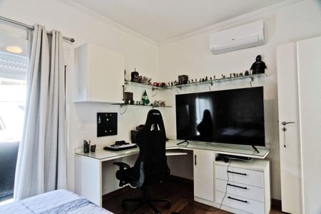 Casa à venda com 320m², 4 quartos e 6 vagasSuíte