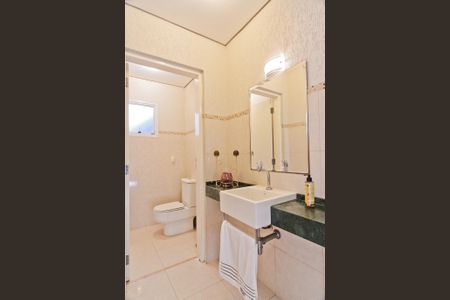 Casa à venda com 320m², 4 quartos e 6 vagasLavabo