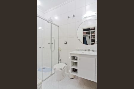 Casa à venda com 320m², 4 quartos e 6 vagasBanheiro da Suíte 2