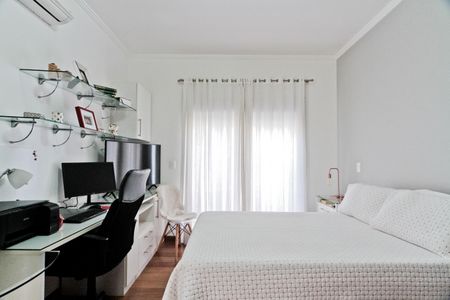 Casa à venda com 320m², 4 quartos e 6 vagasSuíte 2