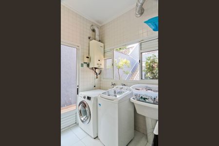 Casa à venda com 320m², 4 quartos e 6 vagasÁrea de Serviço