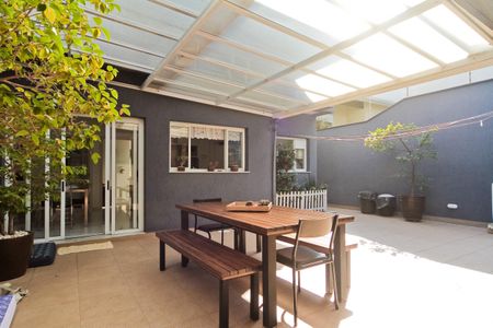 Casa à venda com 320m², 4 quartos e 6 vagasÁrea Externa