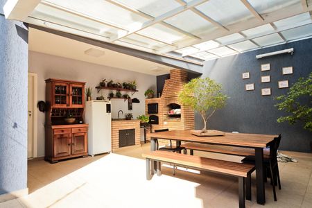 Casa à venda com 320m², 4 quartos e 6 vagasÁrea Externa