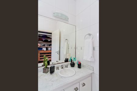 Casa à venda com 320m², 4 quartos e 6 vagasBanheiro da Suíte