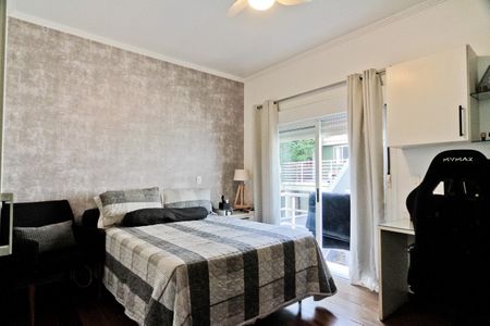 Casa à venda com 320m², 4 quartos e 6 vagasSuíte