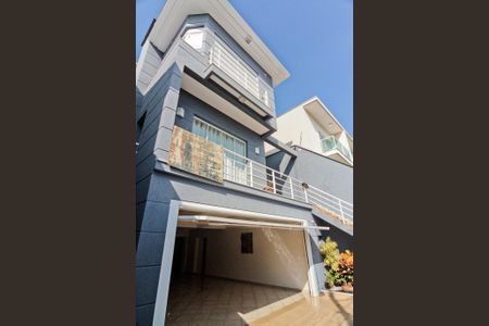 Casa à venda com 320m², 4 quartos e 6 vagasFachada