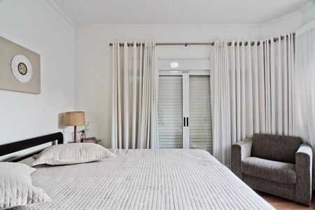 Casa à venda com 320m², 4 quartos e 6 vagasSuíte 4