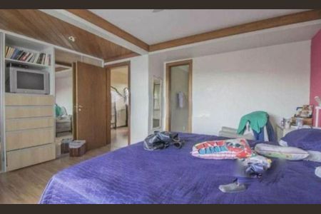 Casa à venda com 397m², 3 quartos e 8 vagasSuite