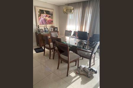 Apartamento à venda com 136m², 3 quartos e 2 vagas