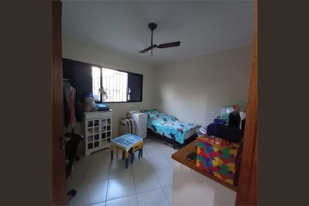 Casa à venda com 184m², 2 quartos e 3 vagas