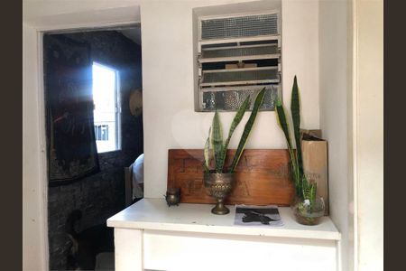 Casa à venda com 210m², 3 quartos e 2 vagas