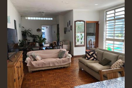 Casa à venda com 210m², 3 quartos e 2 vagas