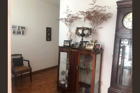 Casa à venda com 210m², 3 quartos e 2 vagas