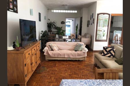 Casa à venda com 210m², 3 quartos e 2 vagas