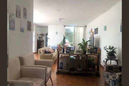 Casa à venda com 210m², 3 quartos e 2 vagas