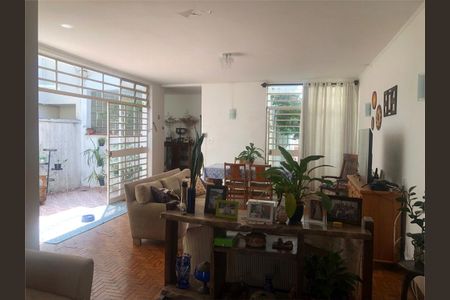 Casa à venda com 210m², 3 quartos e 2 vagas