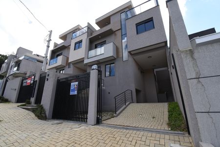 Casa à venda com 127m², 3 quartos e 2 vagasFachada