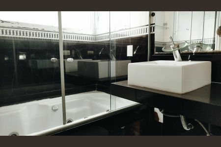 Apartamento para alugar com 537m², 4 quartos e 5 vagasBanheiro da Suíte