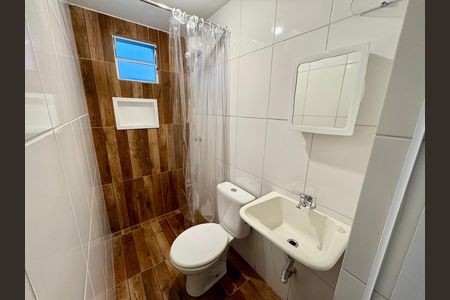 Banheiro Social de kitnet/studio para alugar com 1 quarto, 42m² em Vila Tupi, Várzea Paulista