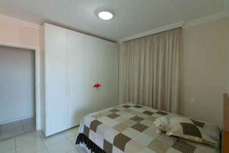 Casa à venda com 174m², 3 quartos e 3 vagasSuíte