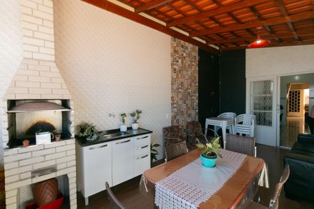 Casa à venda com 174m², 3 quartos e 3 vagasÁrea Gourmet