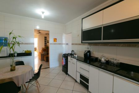 Casa à venda com 174m², 3 quartos e 3 vagasCozinha